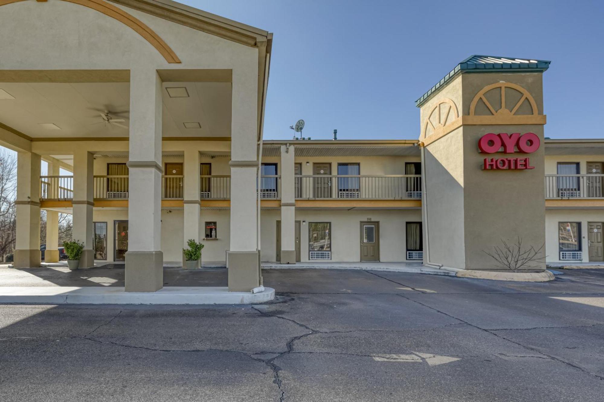 Oyo Hotel Grenada West Exteriör bild