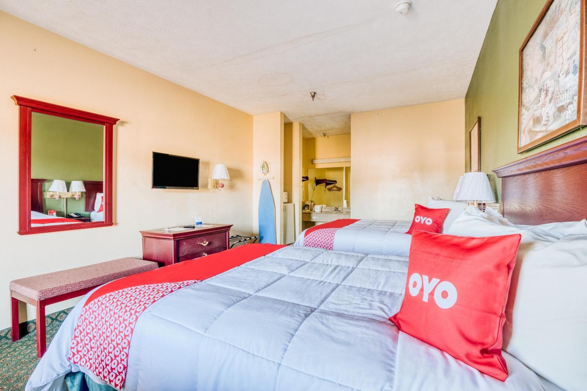 Oyo Hotel Grenada West Exteriör bild